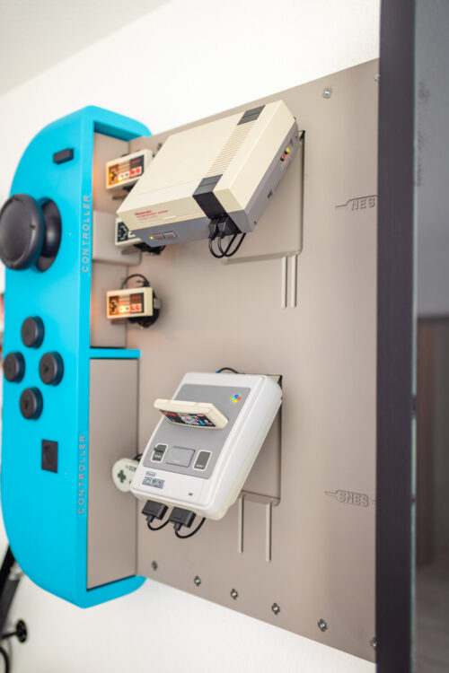 Nintendo Switch Wandfernseher mit vier eingebauten Original Nintendo Konsolen